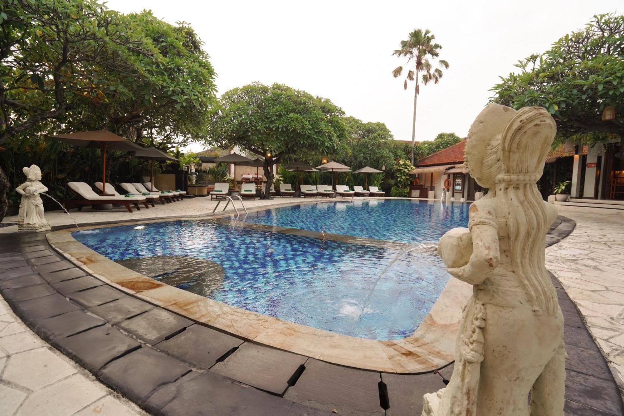 Kuta Seaview Boutique Resort Exterior photo