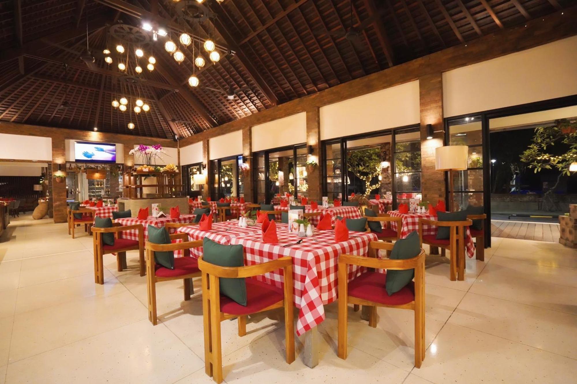 Kuta Seaview Boutique Resort Exterior photo